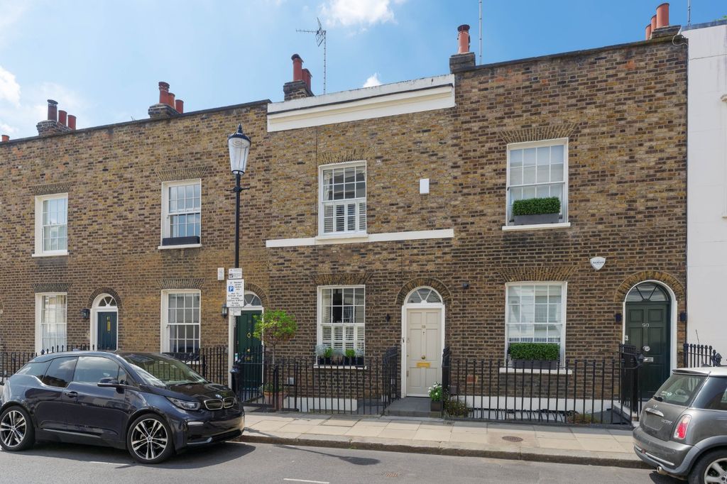 Property photo 1 of 11 External