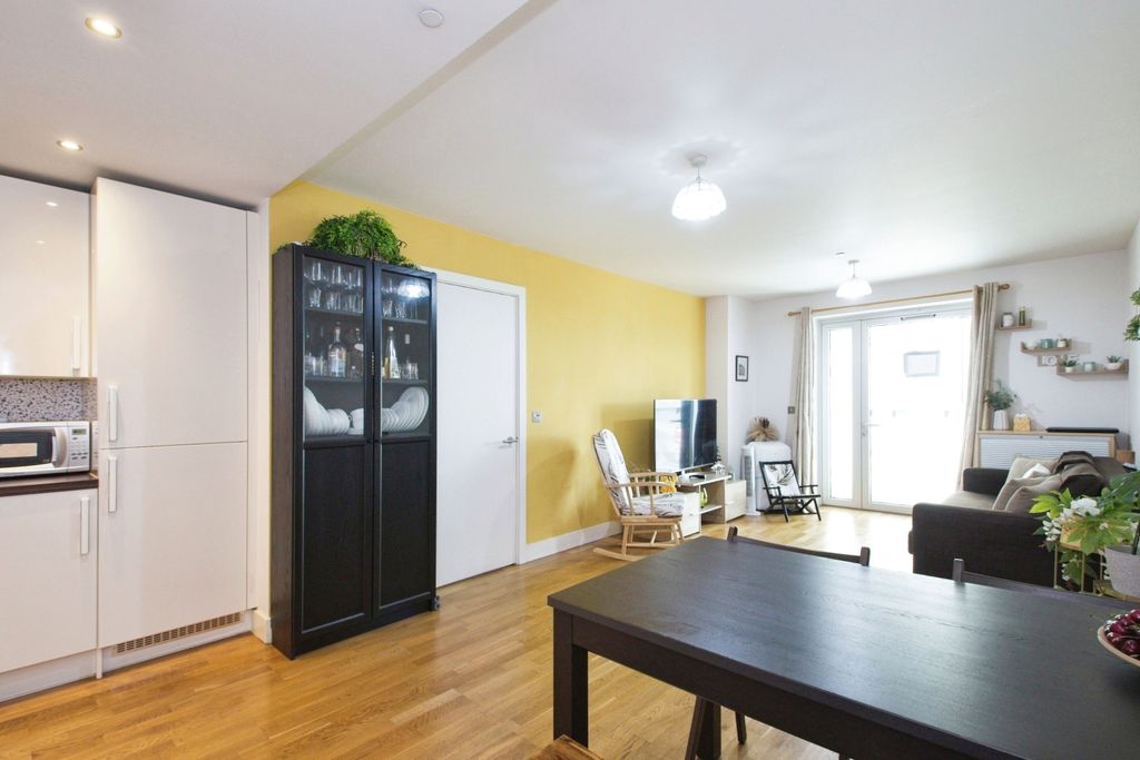 Property photo 2 of 13 Img_1142