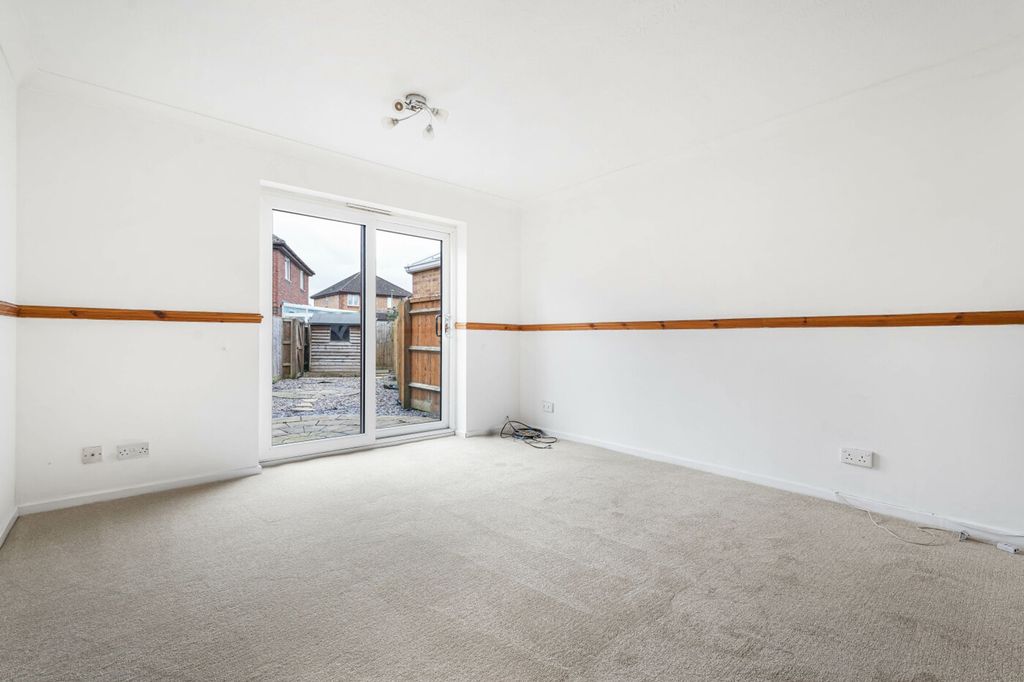 Property photo 3 of 8