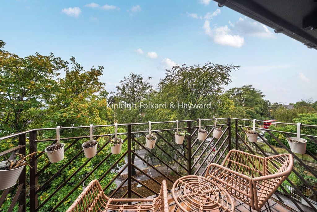 Property photo 3 of 14 Balcony