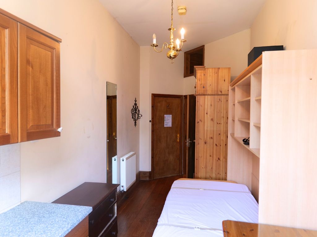 Property photo 2 of 5 Gallery