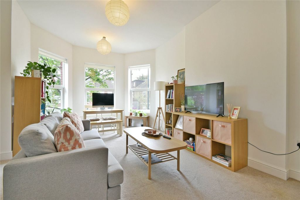 Property photo 2 of 12 Picture No. 24