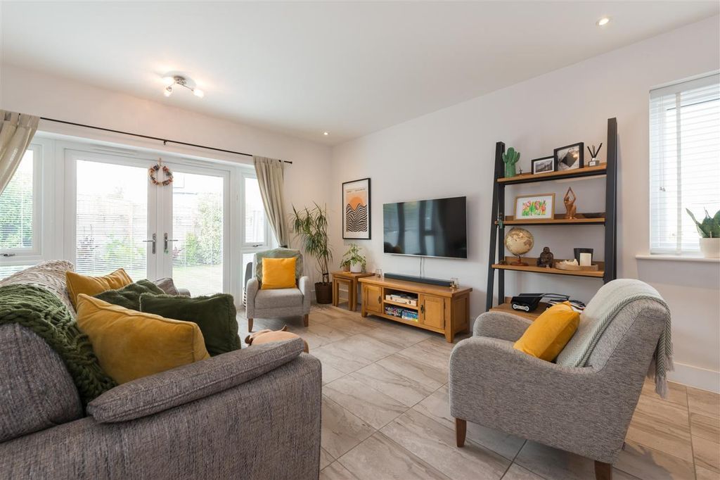 Property photo 3 of 22