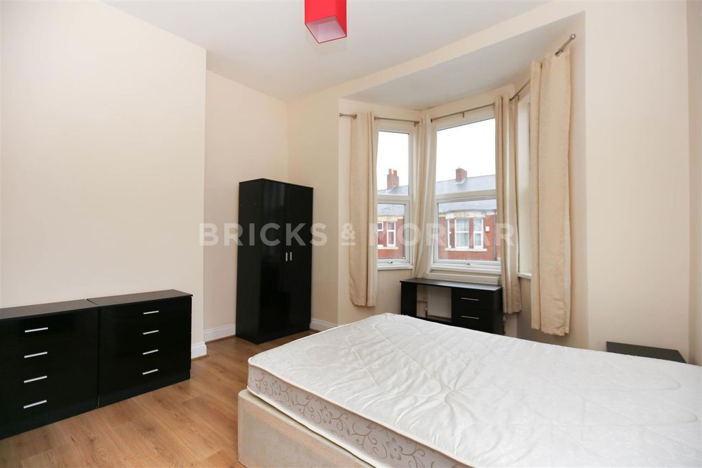 Property photo 3 of 8 Zz2Zmrb4T8Pgstwgauzq8R-Bx4U.Jpg