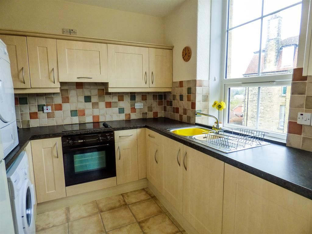 Property photo 2 of 12 Kitchen