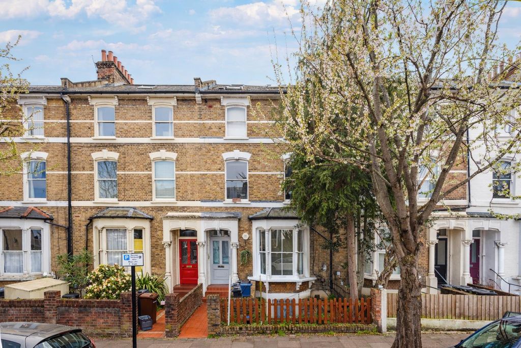 Property photo 1 of 12 External