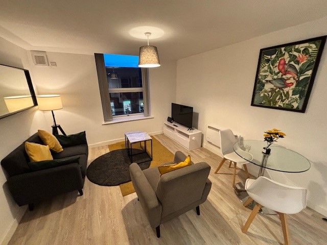 Property photo 1 of 7 Living Room