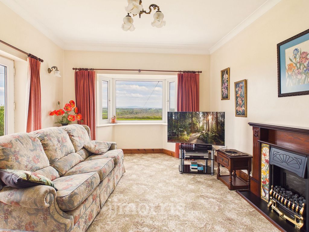 Property photo 3 of 27