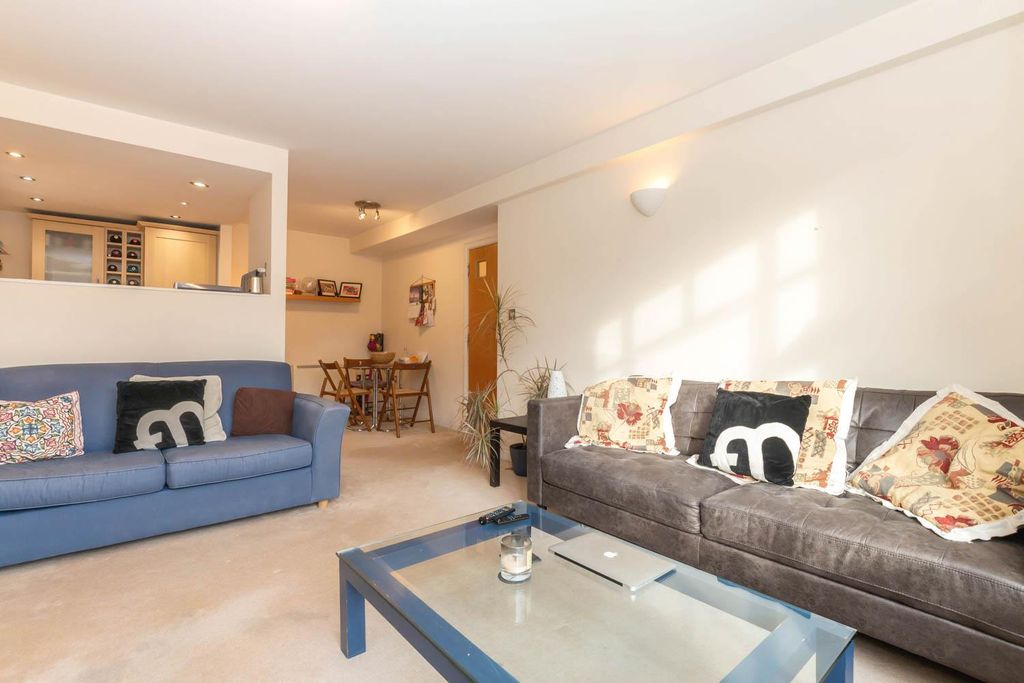 Property photo 2 of 11 Living Area