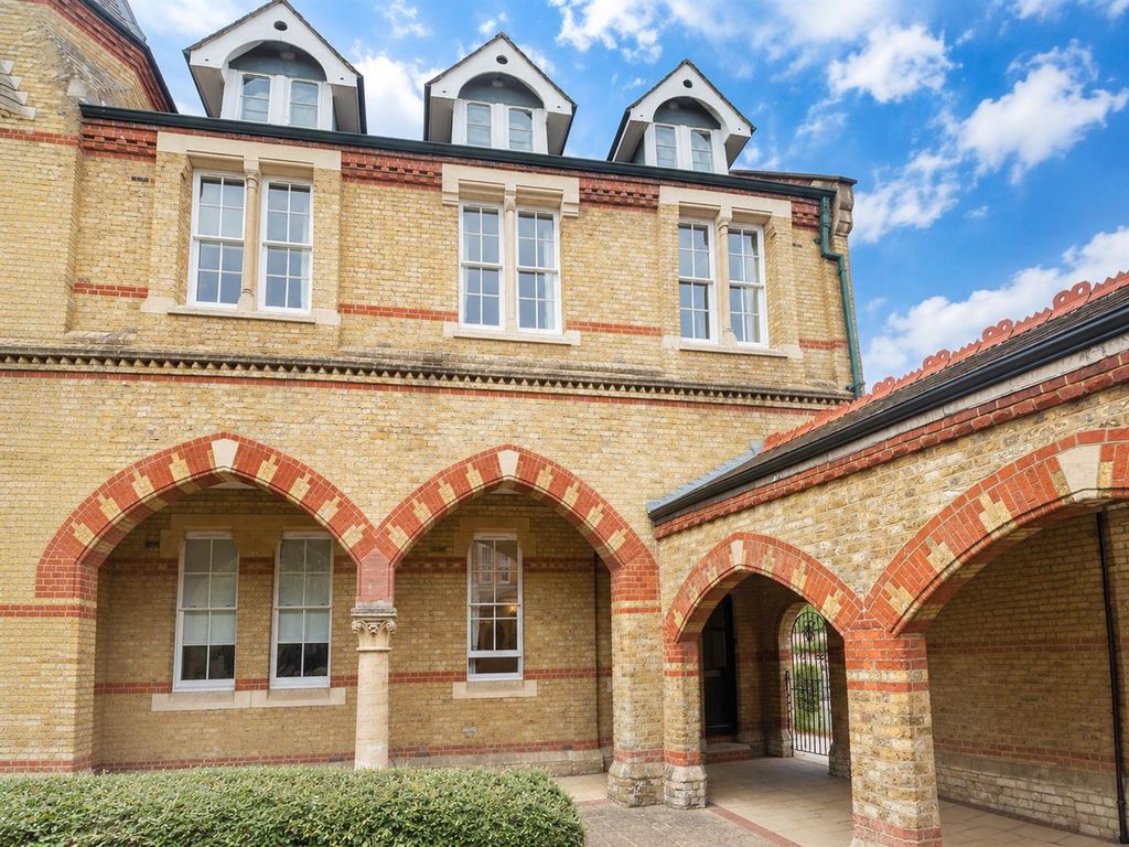 Property photo 2 of 7 Coopers Estate Agents