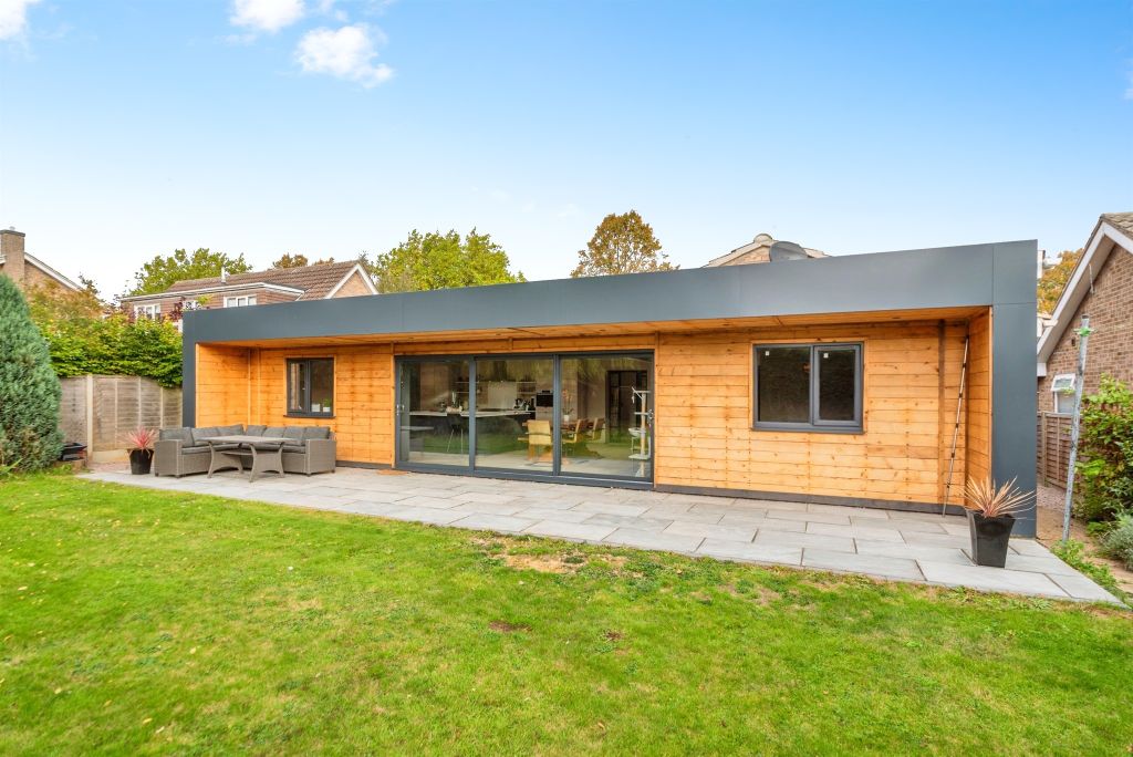 Property photo 1 of 16