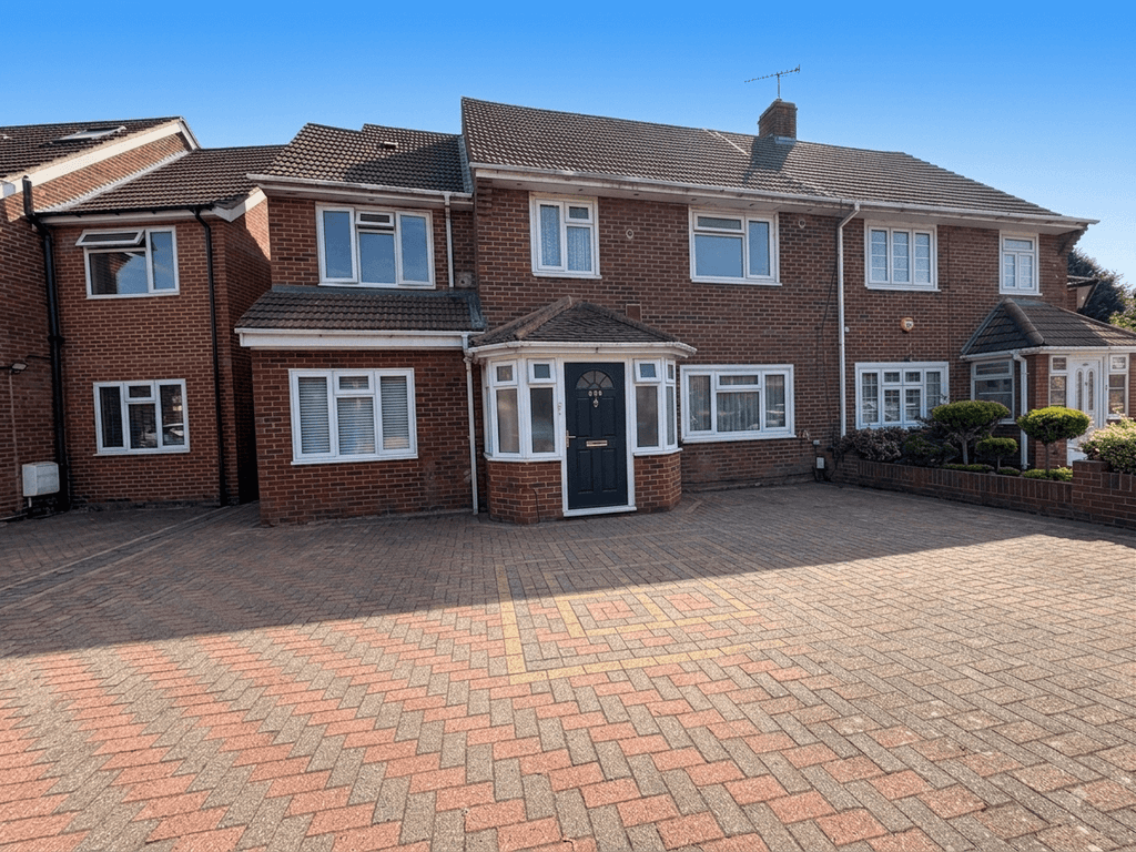 Property photo 1 of 6 1 Bed Flat To Rent Bath Road, Hounslow Tw5