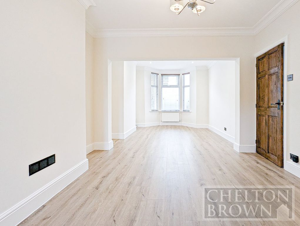 Property photo 3 of 34 Living/Dining Room