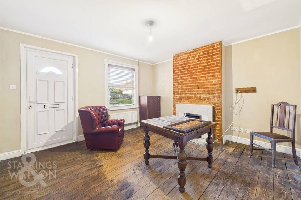 Property photo 2 of 22