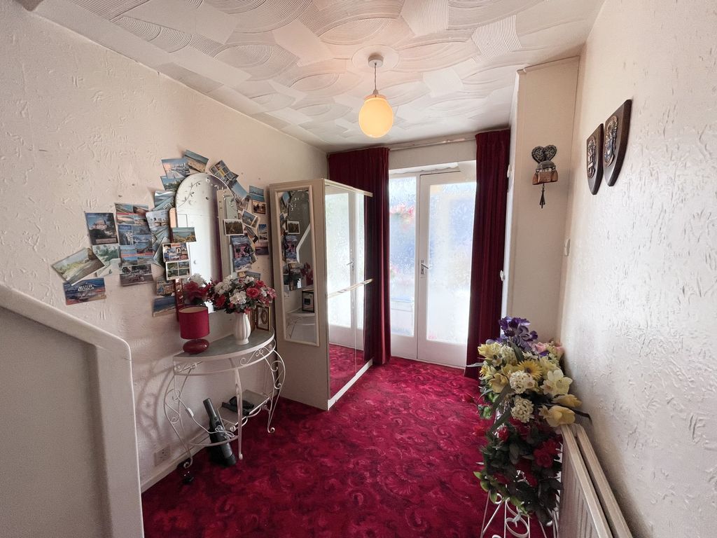 Property photo 3 of 23