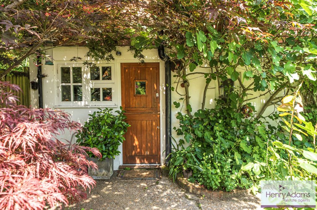 Property photo 2 of 26