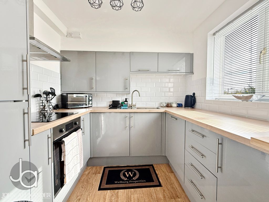 Property photo 3 of 12 20251004_131624335_0.5