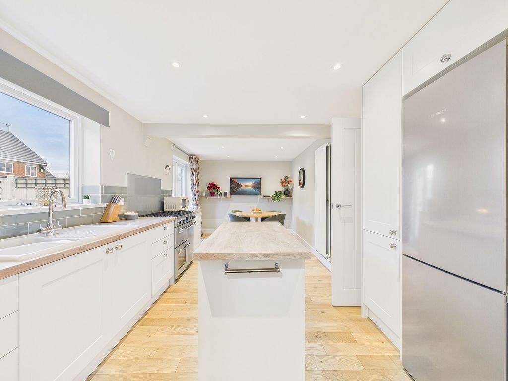 Property photo 2 of 15 Dining Kitchen