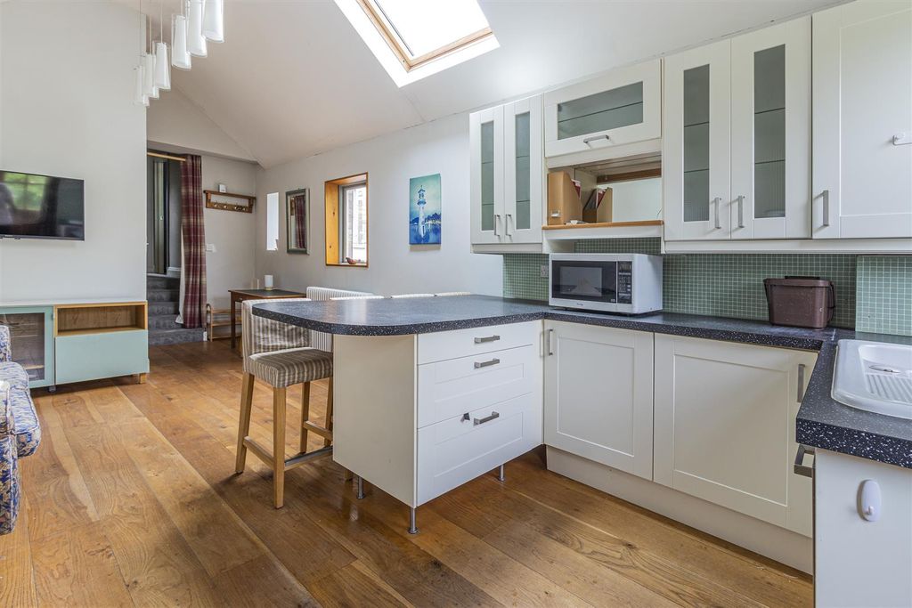 Property photo 3 of 12 Oakfield Street 58 Fff-3.Jpg