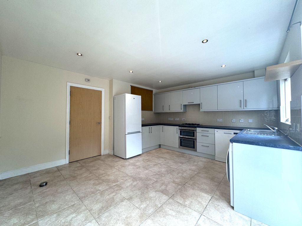 Property photo 3 of 18 3