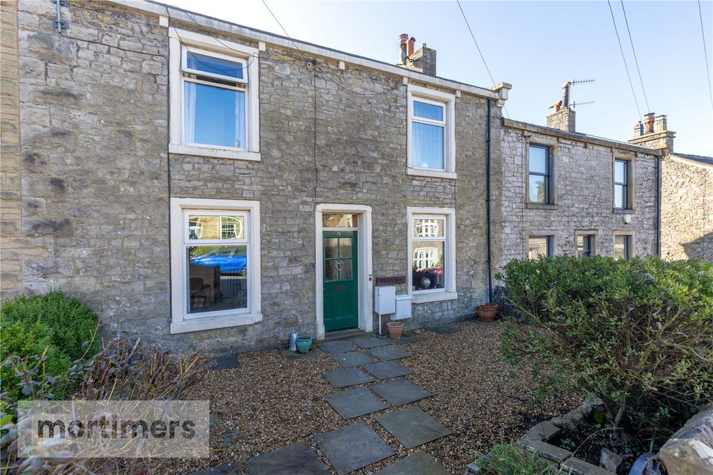 Property photo 1 of 21 External