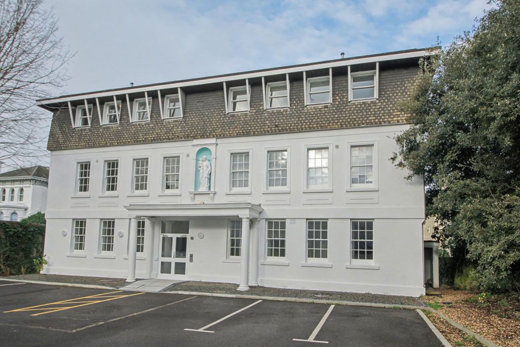 Property photo 1 of 22