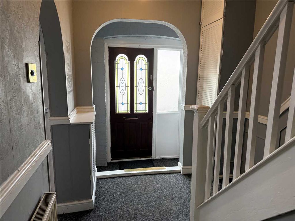 Property photo 3 of 19 Entrance Porch