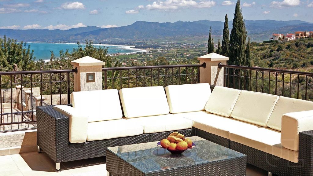 Property photo 2 of 3