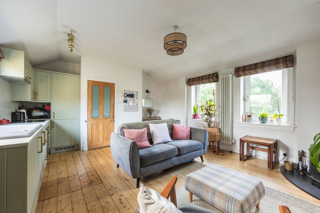 Property photo 2 of 14 Property Image 2