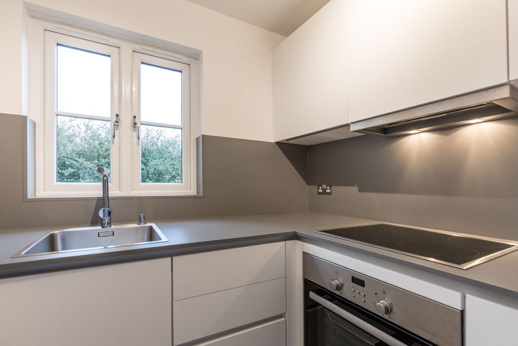 Property photo 1 of 10 Kitchen