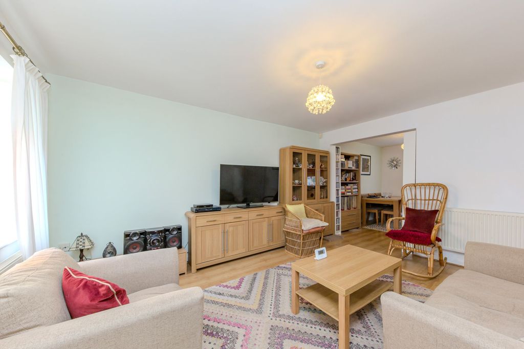 Property photo 3 of 21
