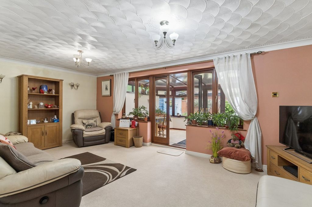 Property photo 3 of 17