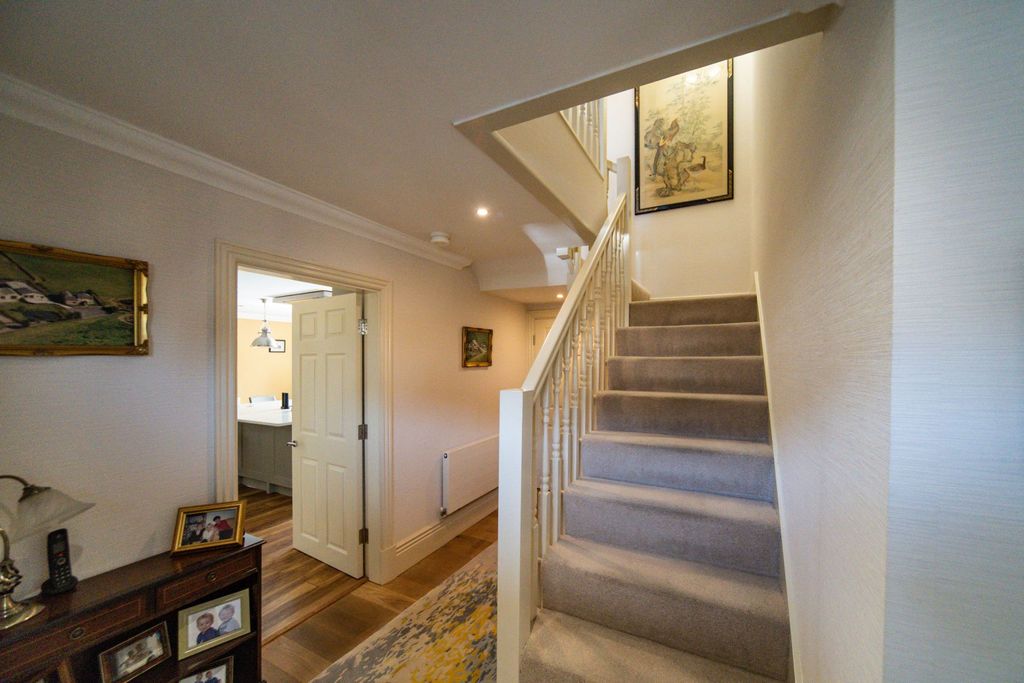 Property photo 3 of 30
