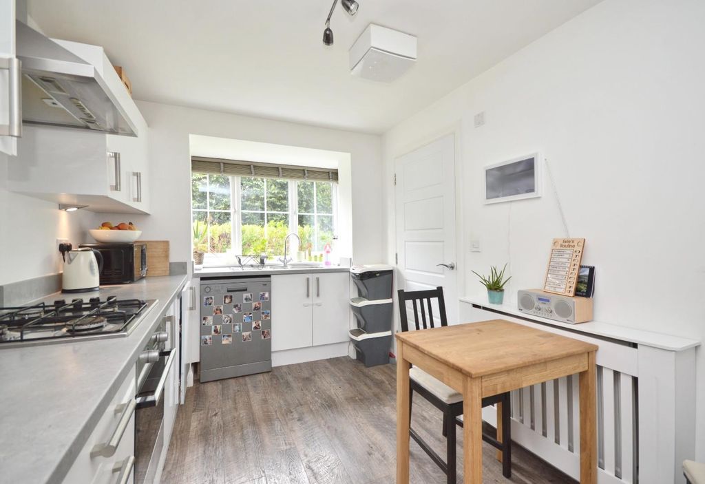 Property photo 3 of 27 Kitchen/Breakfast Room