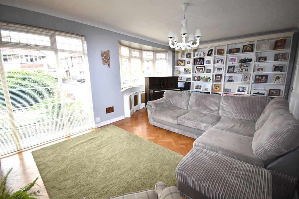Property photo 2 of 20 Lounge..Jpg