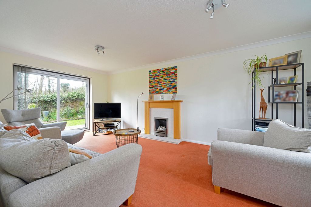 Property photo 3 of 17 Reception