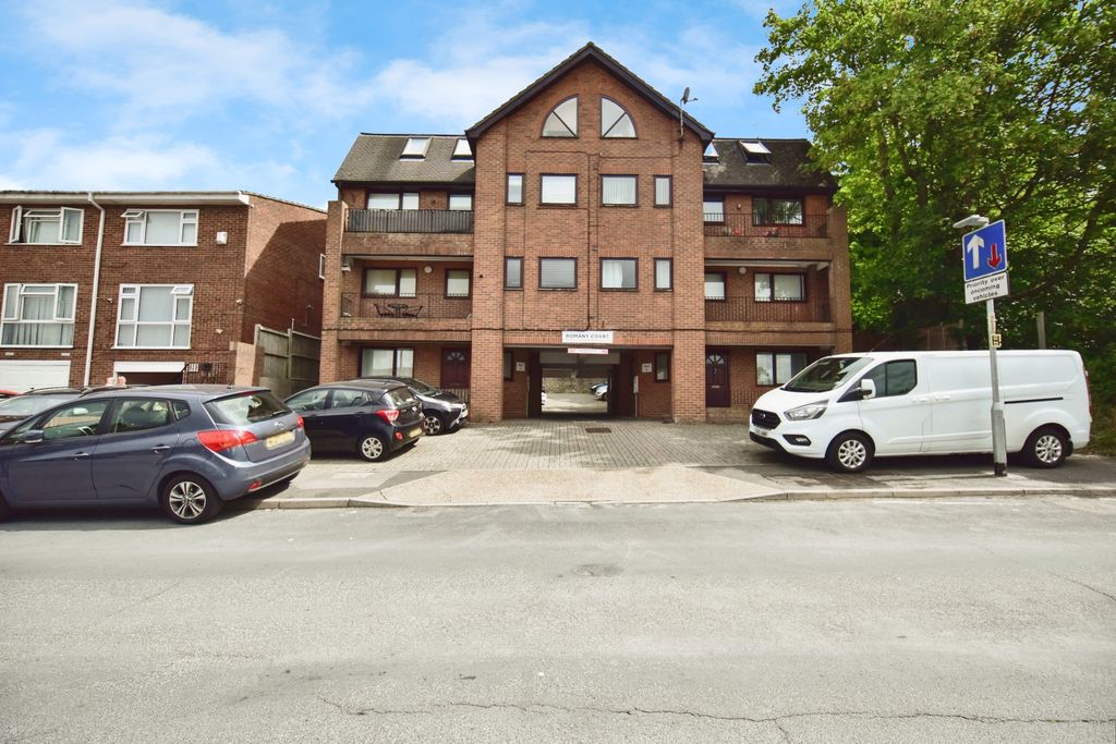 Property photo 1 of 20