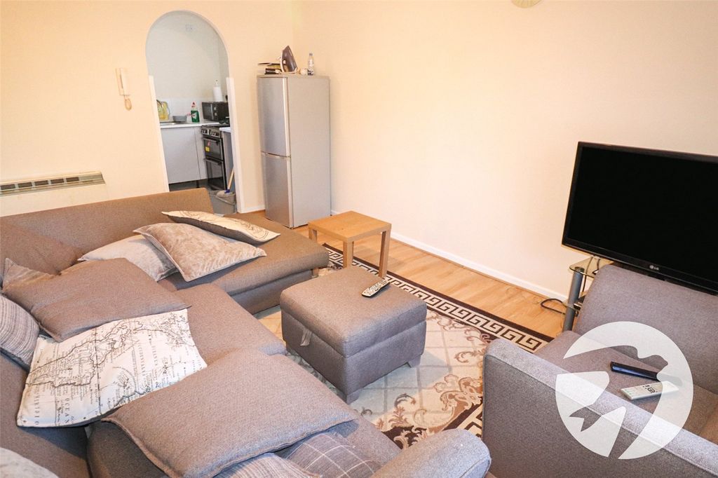 Property photo 3 of 9 Picture No. 12