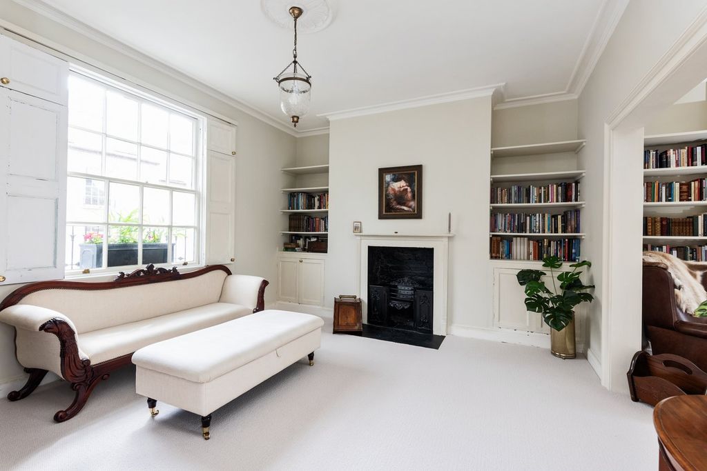 Property photo 3 of 20