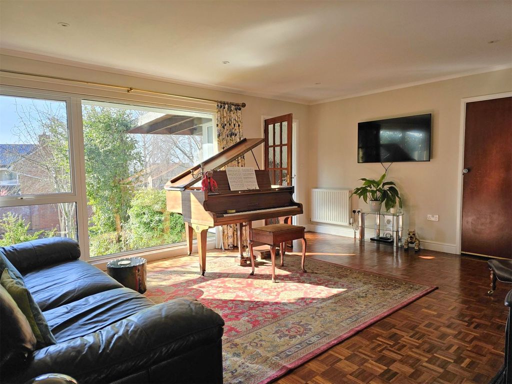 Property photo 3 of 22 Living Room