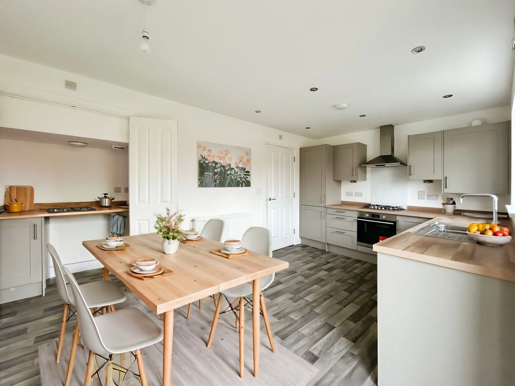 Property photo 2 of 17 3436445