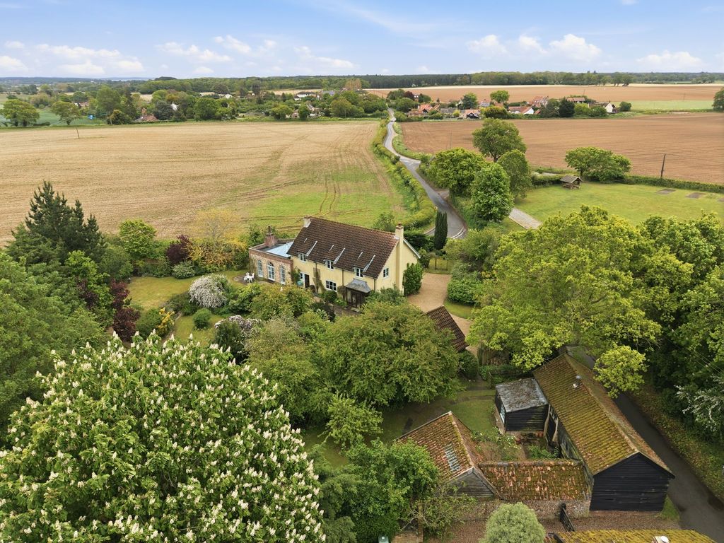 Property photo 1 of 43