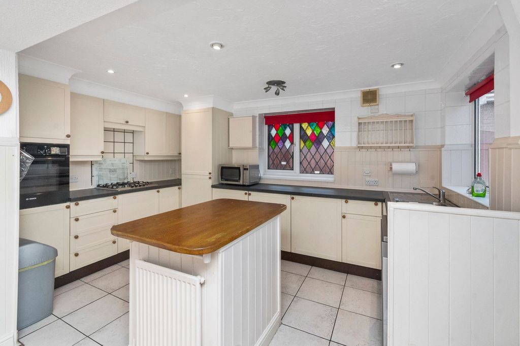 Property photo 3 of 22