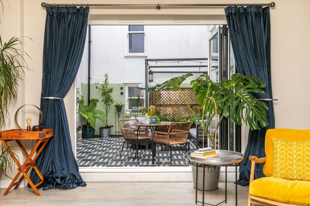 Property photo 3 of 14