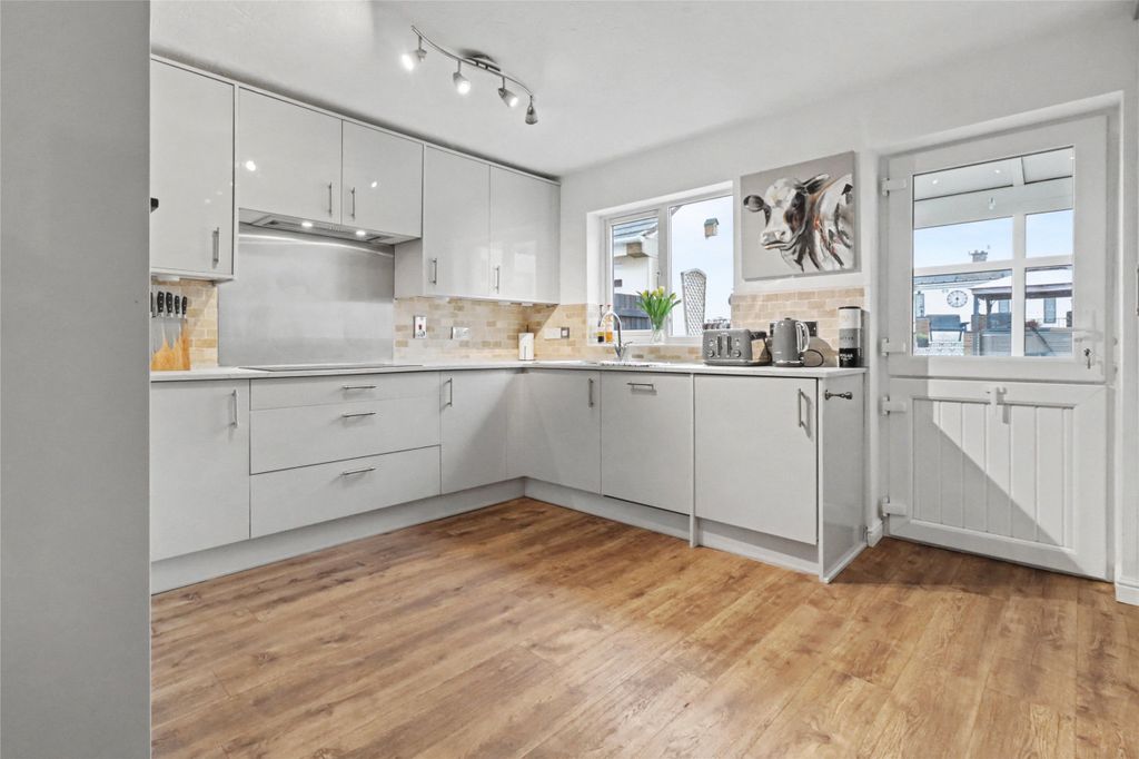 Property photo 3 of 27 3 - Picture No. 46