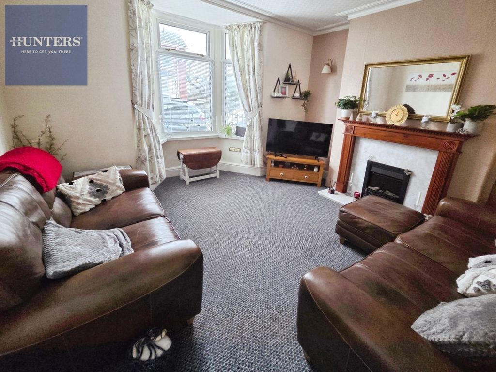 Property photo 2 of 15 Pbox-Img.Jpg