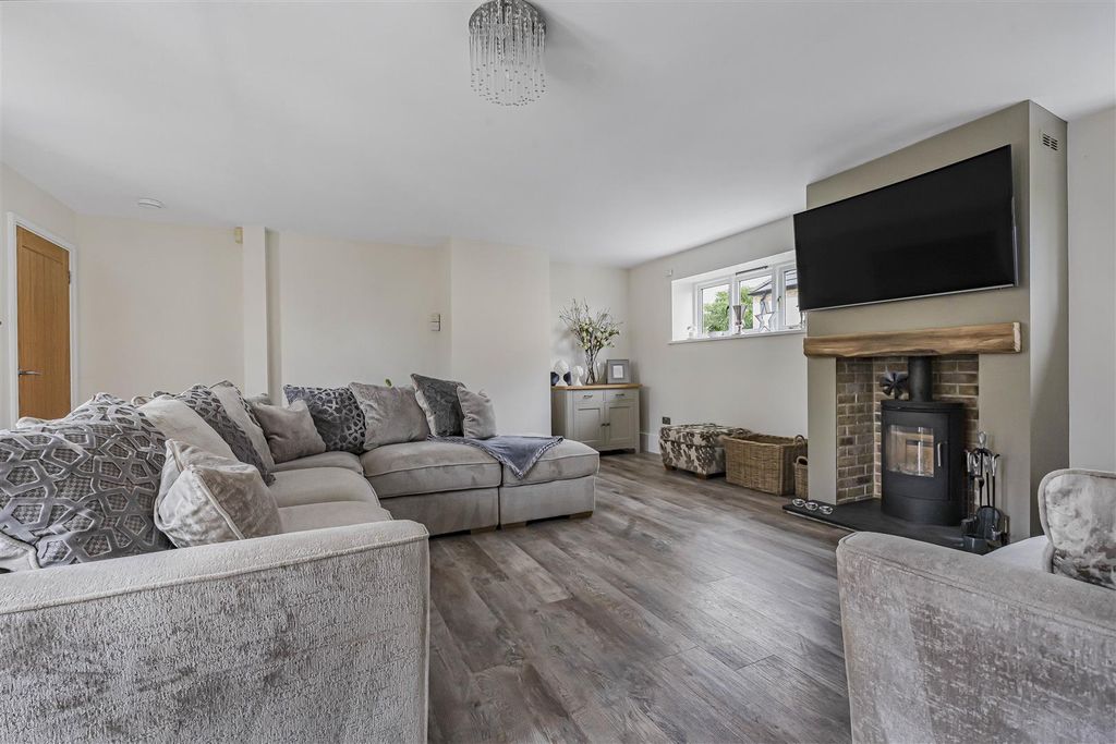 Property photo 3 of 43 59_58384.Jpg