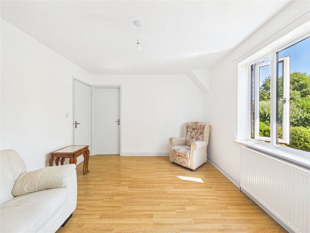 Property photo 3 of 11 Picture No. 12
