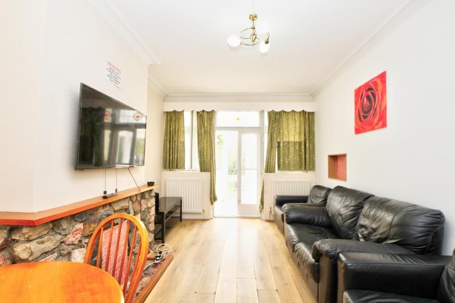 Property photo 2 of 11