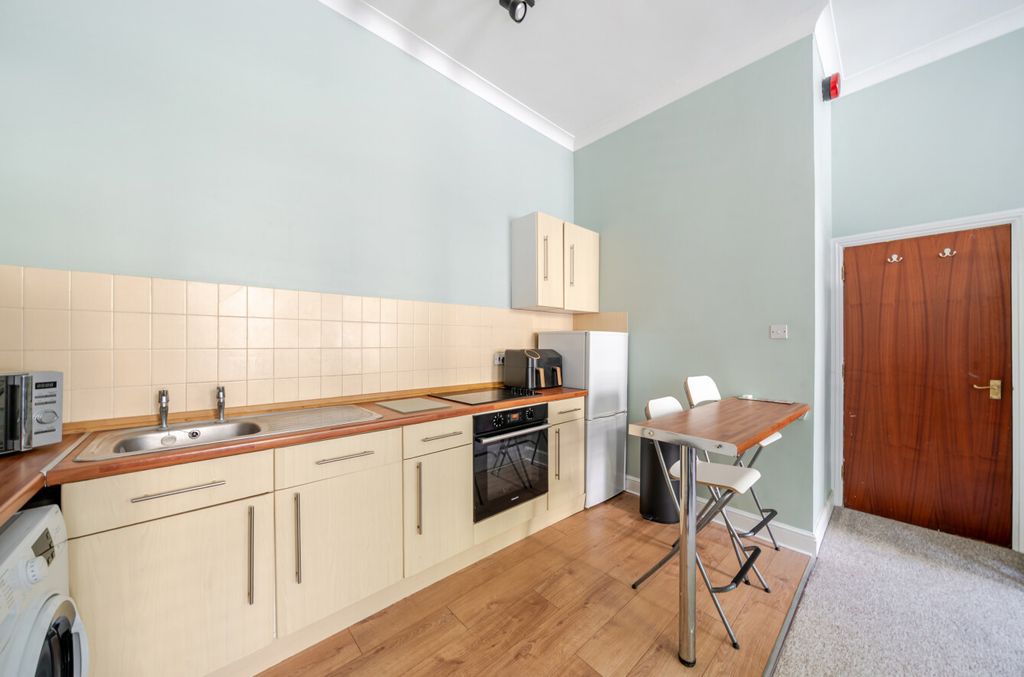 Property photo 3 of 12 1525019-18-1A0d88...